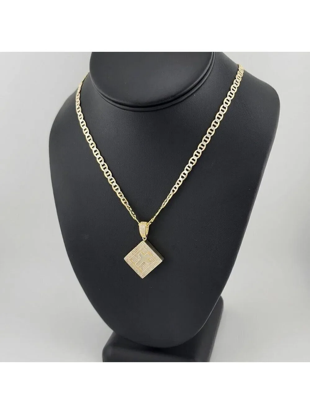 Brand New Sterling Silver 925 Cross Box Necklace